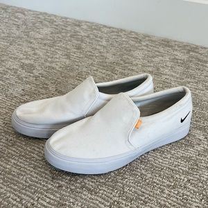NIKE COURT LEGACY all white canvas slip ons